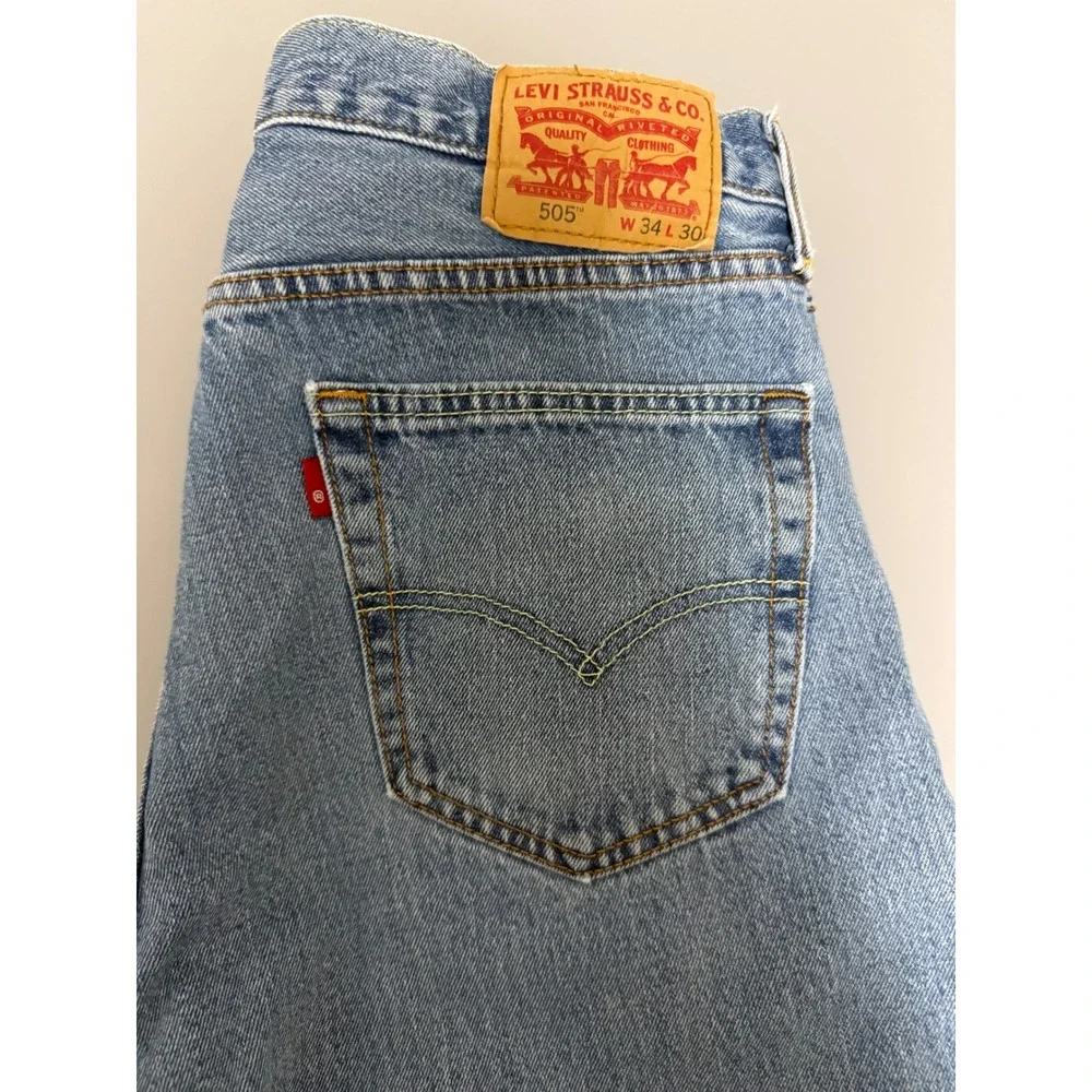 Levis 505 Regular Fit Straight Leg Light Wash Denim Jeans Mens 34x30 Blue